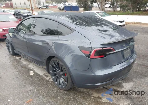 2022 Tesla Model 3 Performance Dual Motor All-Wheel Drive z USA, uszkodzony, nr VIN 5YJ3E1EC8NF362061